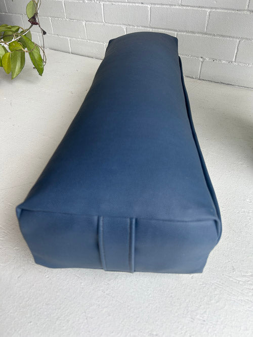 DarkBlueSupportCushionYoga